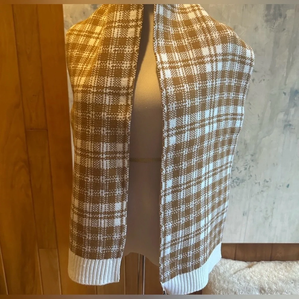 NWT Timberland White & Tan Plaid Knit Scarf. 64” Long. Unisex
